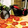 1pc Motorcycle Pizza Cutter; Stainless Steel Wheel Blade; Kitchen Gadget Present With Stand